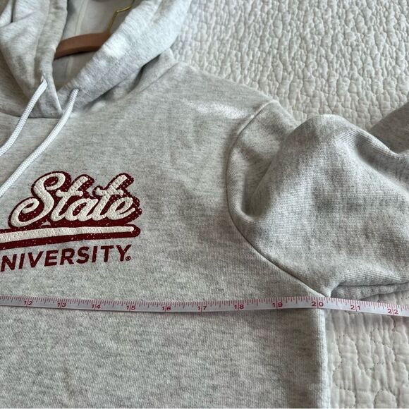 ✨ League Gray Iowa State Cropped Hoodie Medium - Picture 8 of 9
